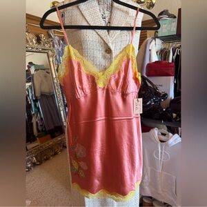 Gold Hawk Washable Silk Cami With Embroidery, $200MSRP, NWT, L
$89 $200